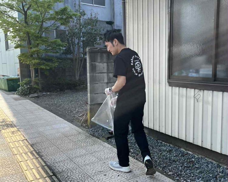 胸キュン！GOMI拾いの様子_さくら通り整形外科クリニック